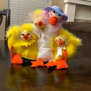 Anna lee Easter duck group